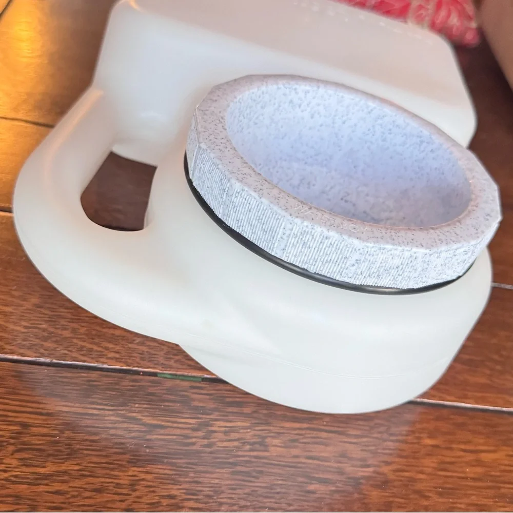 WATERBOY Travel Water Bowl for Pets Dog Cat NON-SPILL SPILL PROOF for Car